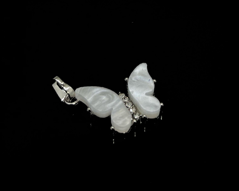 Подвеска Бабочка белая с фианитами цвет серебро размер 21*14мм Серебро